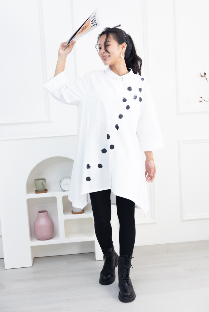 긴팔 斜黑點七分袖上衣 / 白色