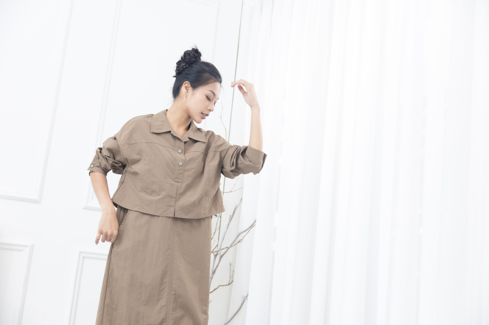 원피스 假兩件背心洋裝 / 淺卡其色