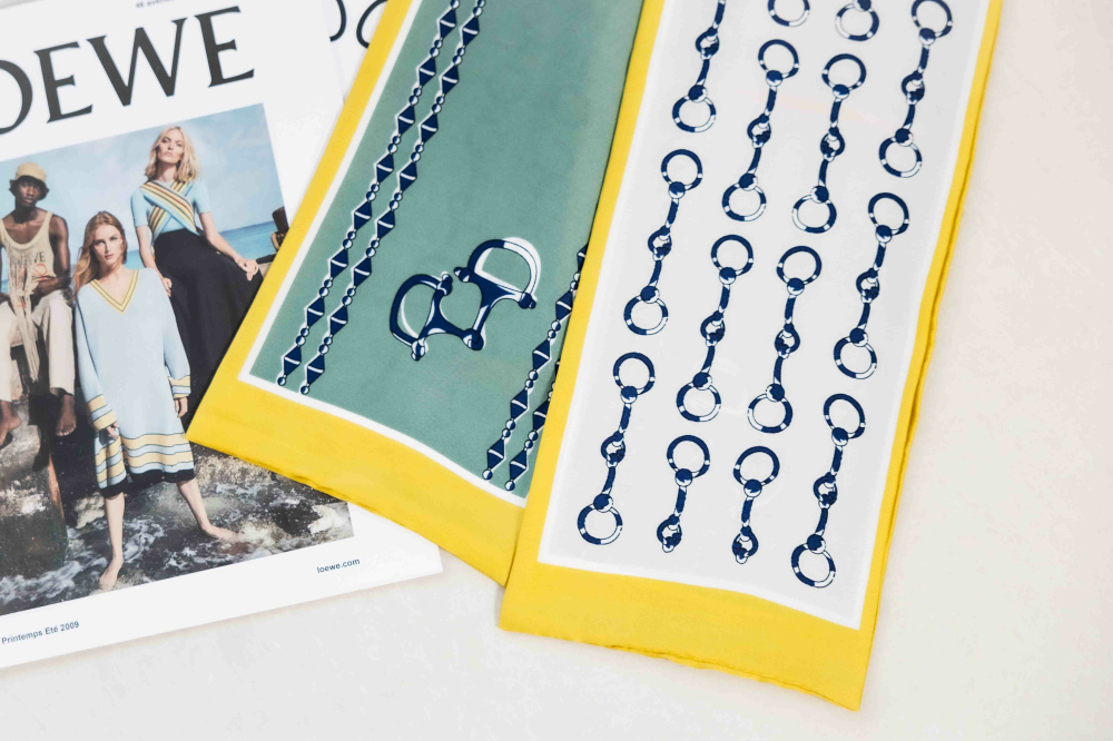 스카프 綠底米色底手銬圖案長圍巾 / 黃邊