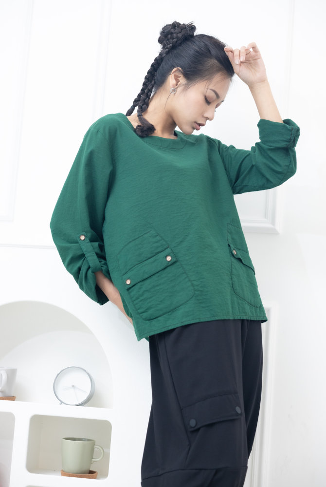 긴팔 船型領下擺開叉上衣 / 軍綠色