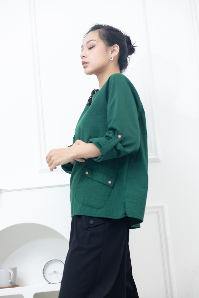 긴팔 船型領下擺開叉上衣 / 軍綠色