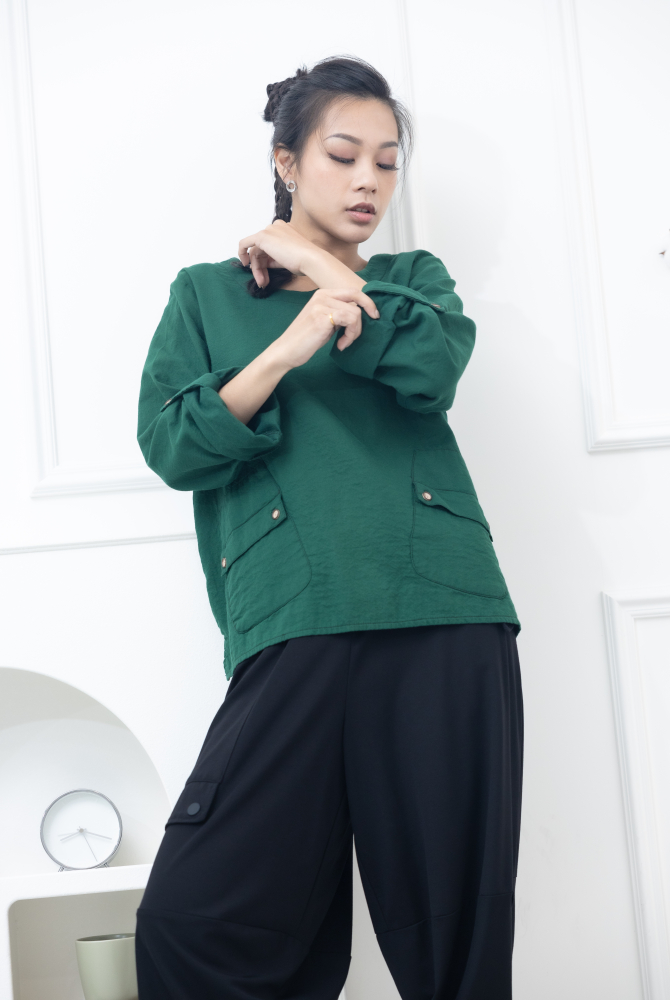 긴팔 船型領下擺開叉上衣 / 軍綠色