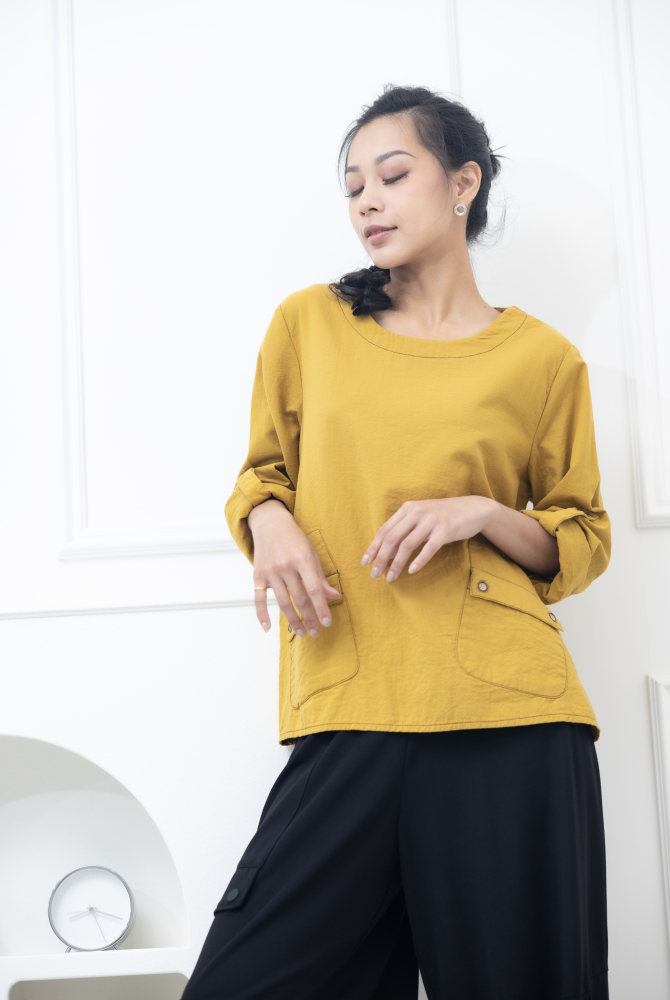 긴팔 船型領下擺開叉上衣 / 芥黃色