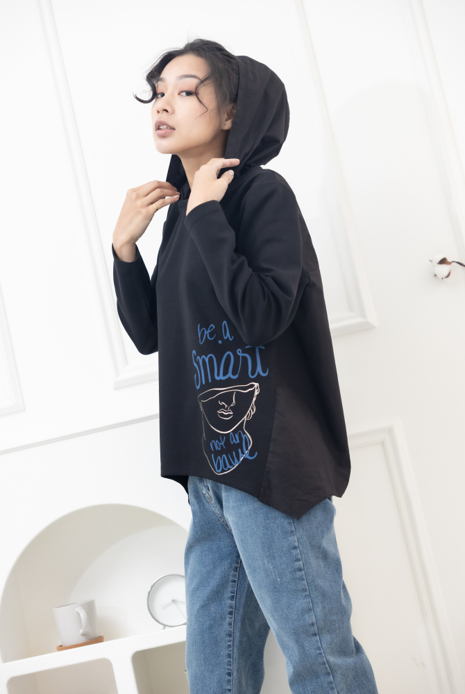 긴팔 半臉印花後拼棉布上衣 / 黑色