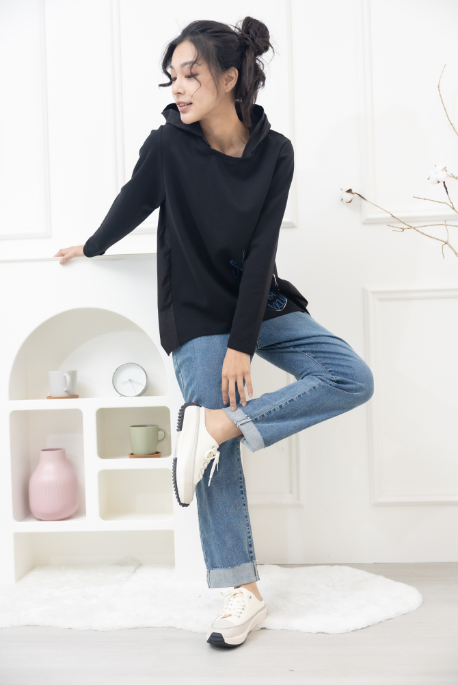 긴팔 半臉印花後拼棉布上衣 / 黑色