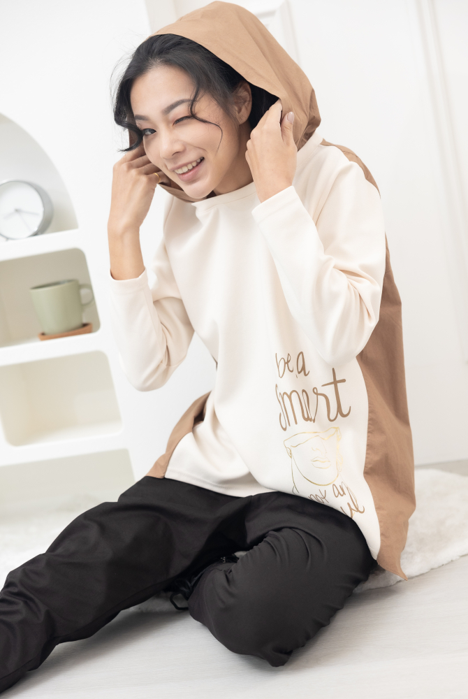 긴팔 半臉印花後拼棉布上衣 / 米黃色