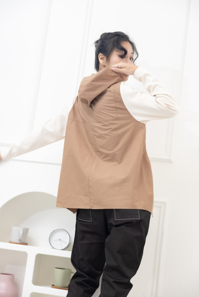 긴팔 半臉印花後拼棉布上衣 / 米黃色