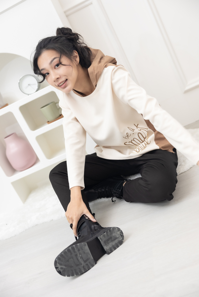 긴팔 半臉印花後拼棉布上衣 / 米黃色