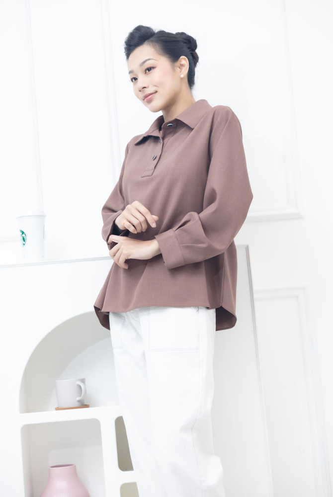 긴팔 立領 A字型 腰部抓皺長袖上衣／淺咖色