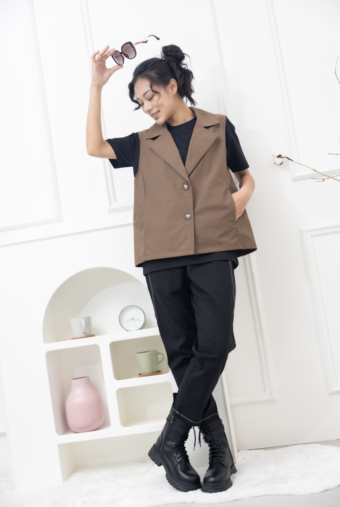 조끼 金屬扣抽繩西裝背心 / 淺可可色