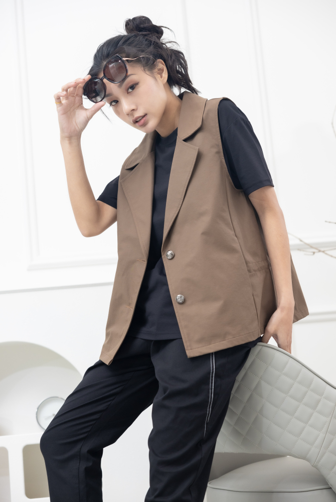 조끼 金屬扣抽繩西裝背心 / 淺可可色