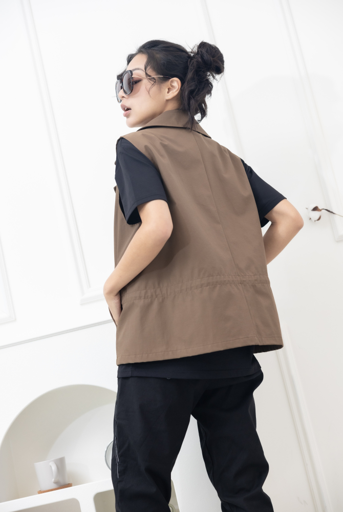 조끼 金屬扣抽繩西裝背心 / 淺可可色