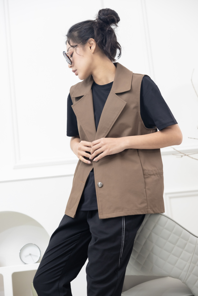 조끼 金屬扣抽繩西裝背心 / 淺可可色