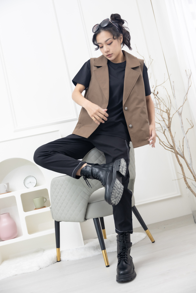 조끼 金屬扣抽繩西裝背心 / 淺可可色