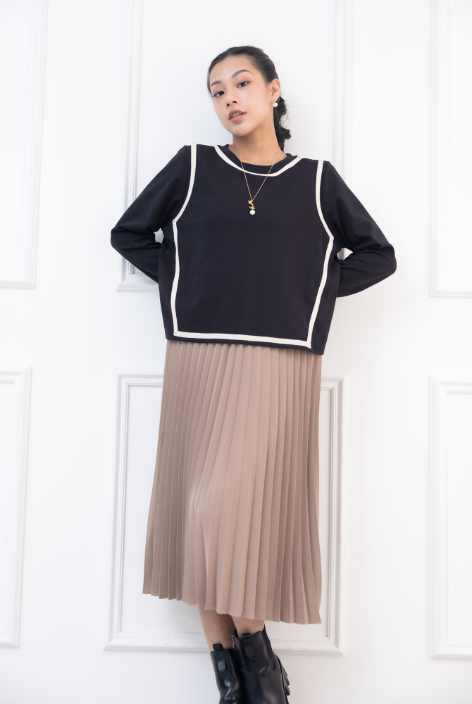 원피스 黑上衣駝色百褶裙假二件長洋裝