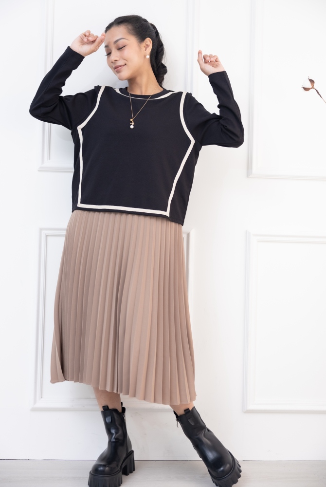 원피스 黑上衣駝色百褶裙假二件長洋裝