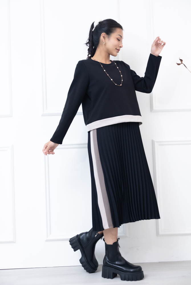 원피스 黑上衣杏下擺黑色百褶裙假二件長洋裝