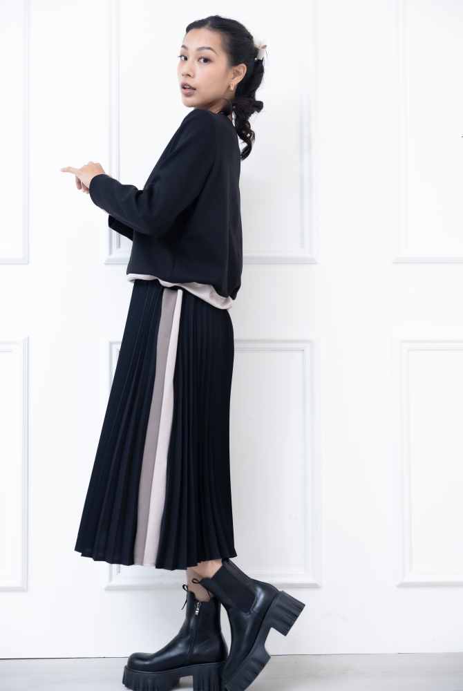 원피스 黑上衣杏下擺黑色百褶裙假二件長洋裝