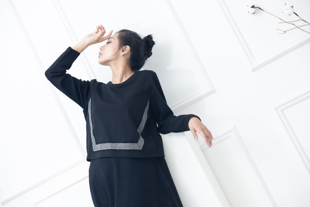 원피스 黑白細格織帶假二件長洋裝 / 黑色