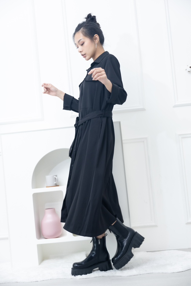 원피스 立領小A字假口袋洋裝 / 黑色