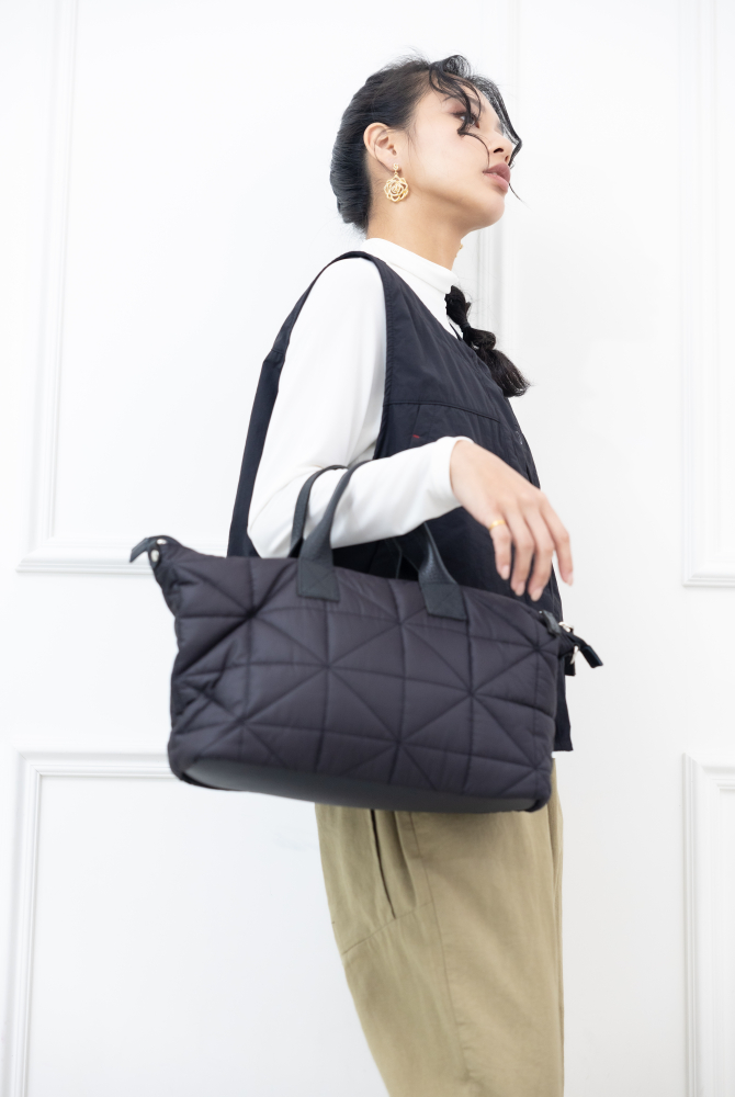 조끼 全開扣下擺抽繩背心 / 黑色