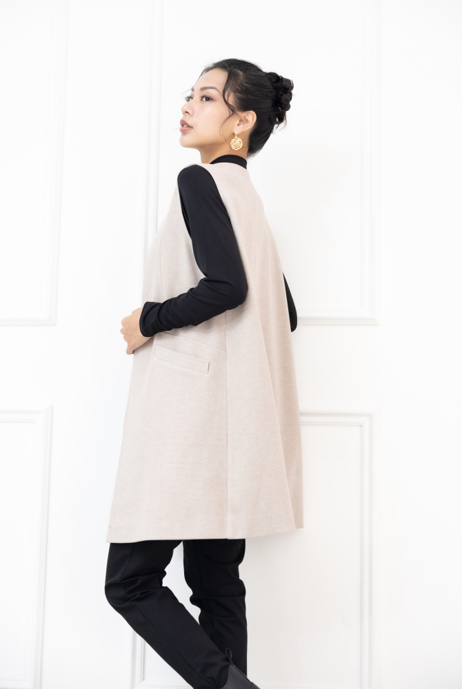 조끼 無領單扣長版毛料背心 / 杏色