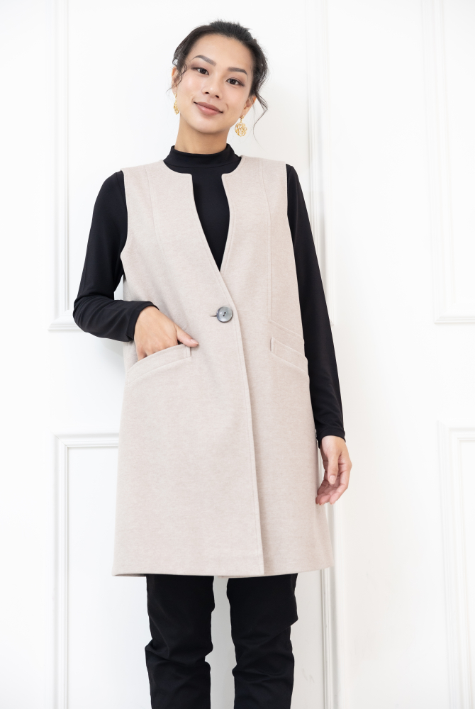 조끼 無領單扣長版毛料背心 / 杏色