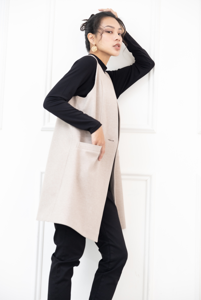 조끼 無領單扣長版毛料背心 / 杏色