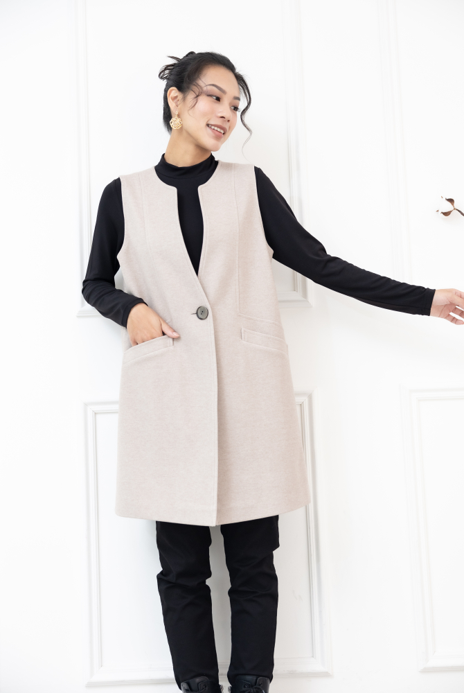 조끼 無領單扣長版毛料背心 / 杏色