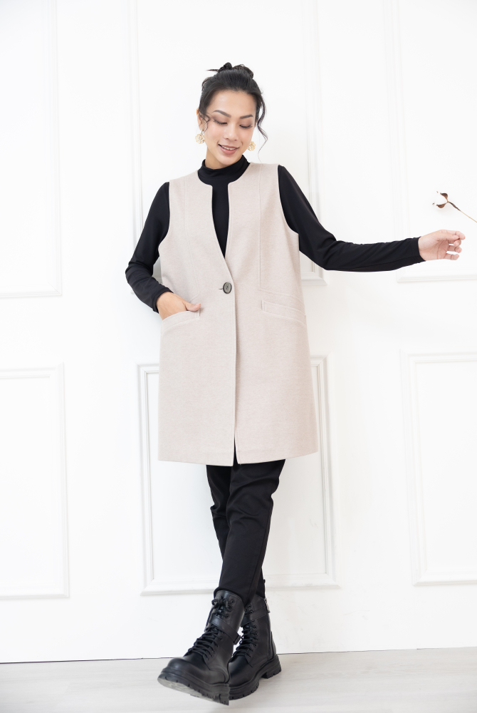 조끼 無領單扣長版毛料背心 / 杏色