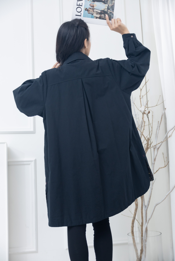 코트 立領綴紅線口袋長版外套 / 黑色