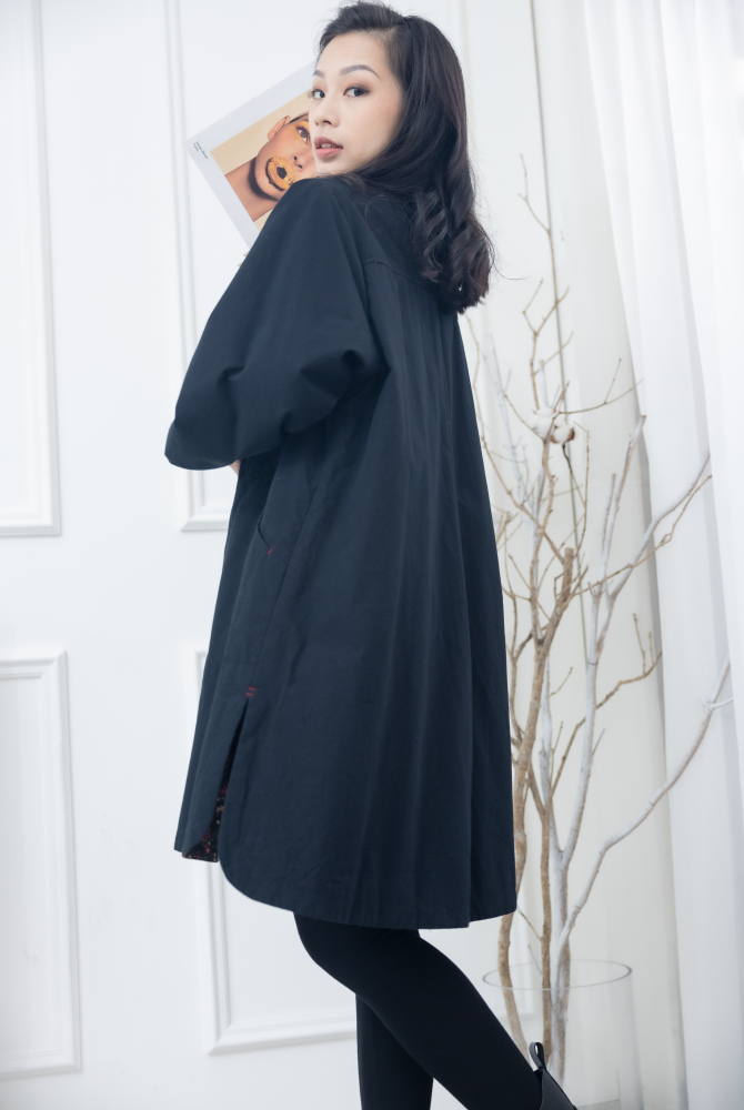 코트 立領綴紅線口袋長版外套 / 黑色