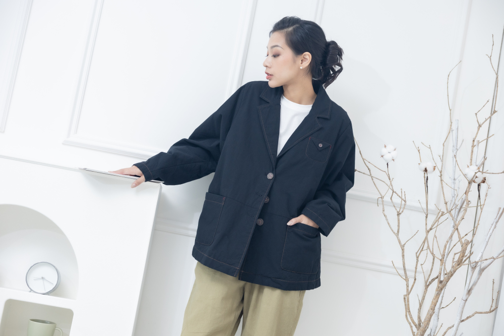 코트 西裝樣式短版外套 / 黑色