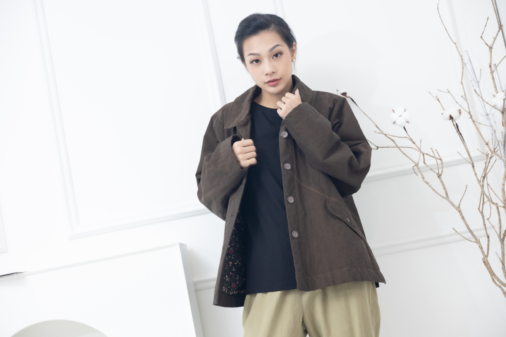 코트 立領鈕扣斜口袋外套 / 可可色