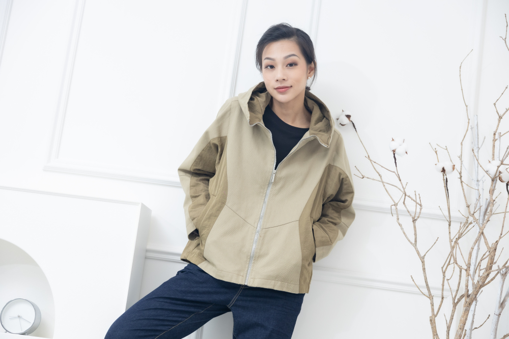 코트 異材質拼接拉鍊外套 / 杏綠色