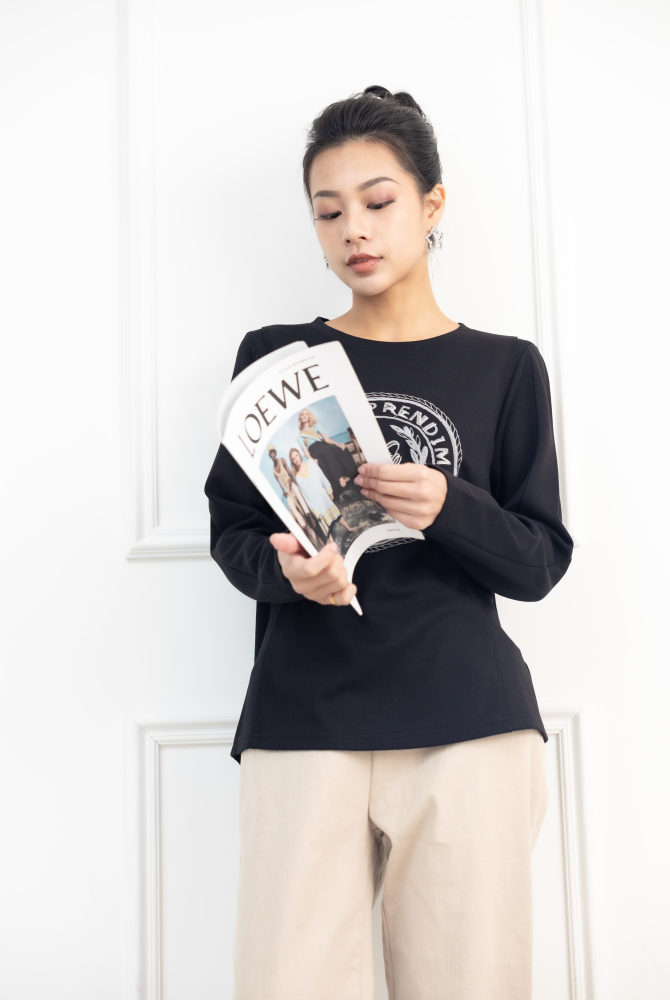 긴팔 毛線圓型圖騰 u領上衣 / 黑色