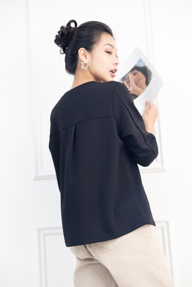 긴팔 毛線圓型圖騰 u領上衣 / 黑色