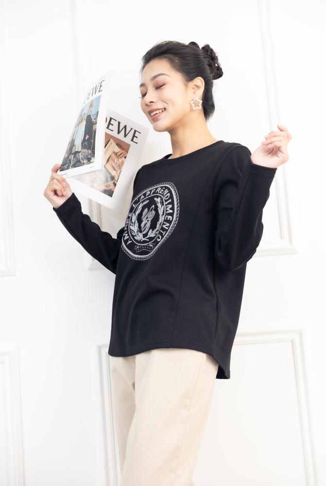 긴팔 毛線圓型圖騰 u領上衣 / 黑色