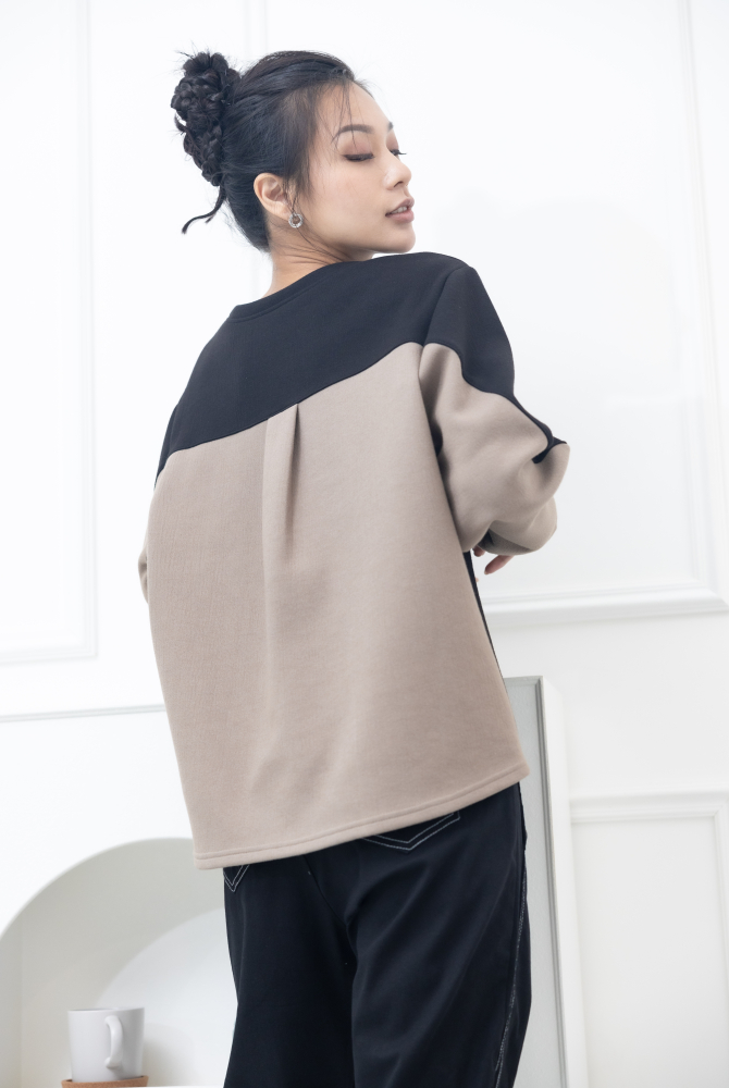 긴팔 黑色可可色拼接上衣