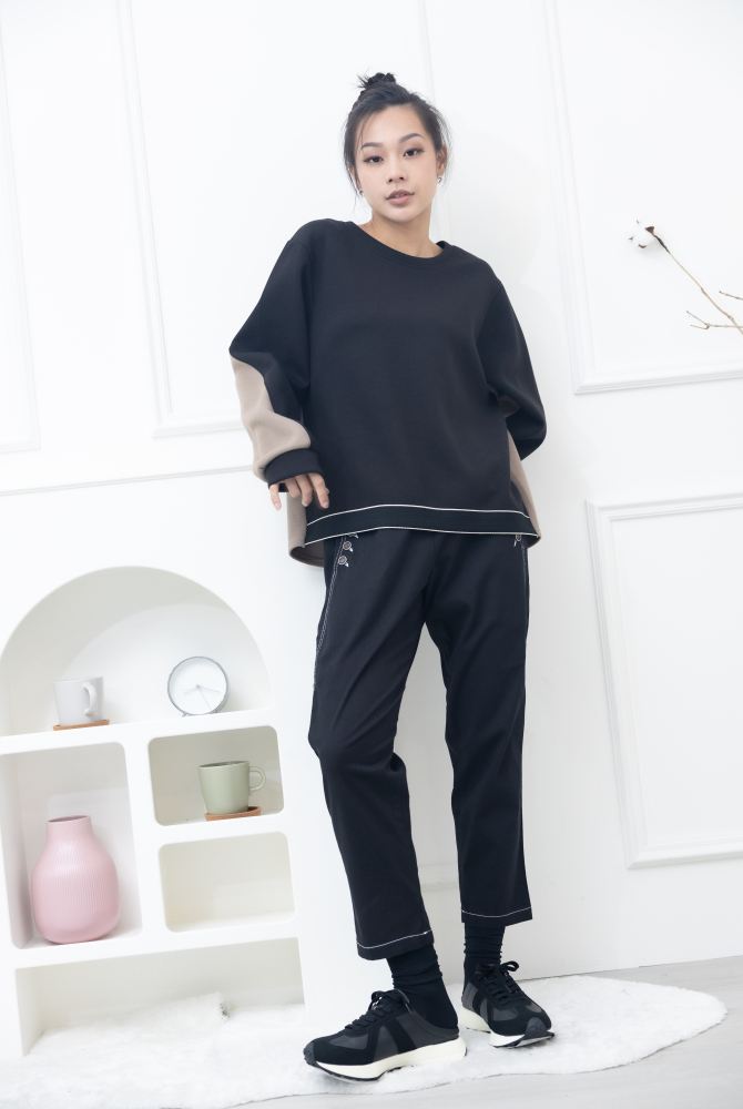 긴팔 黑色可可色拼接上衣