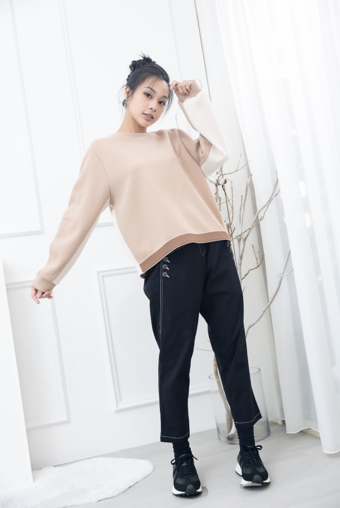 긴팔 奶茶色杏色拼接上衣