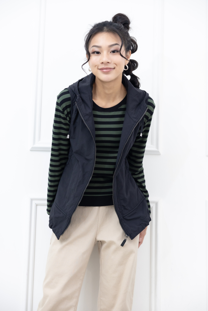 조끼 連帽抽繩背心 / 黑色