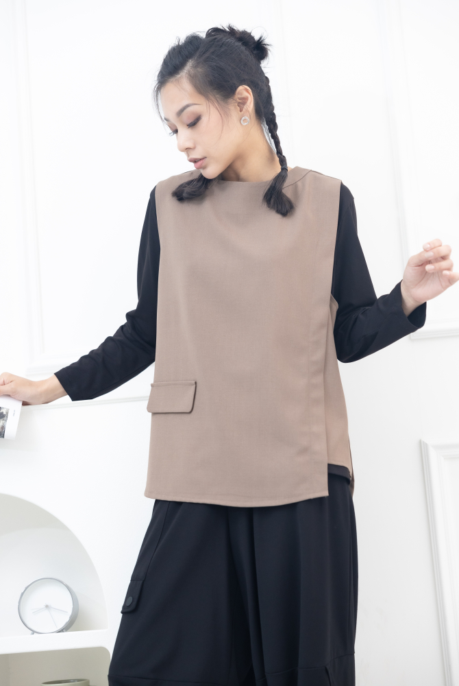 조끼 假口袋半拉鍊薄背心 / 卡其色