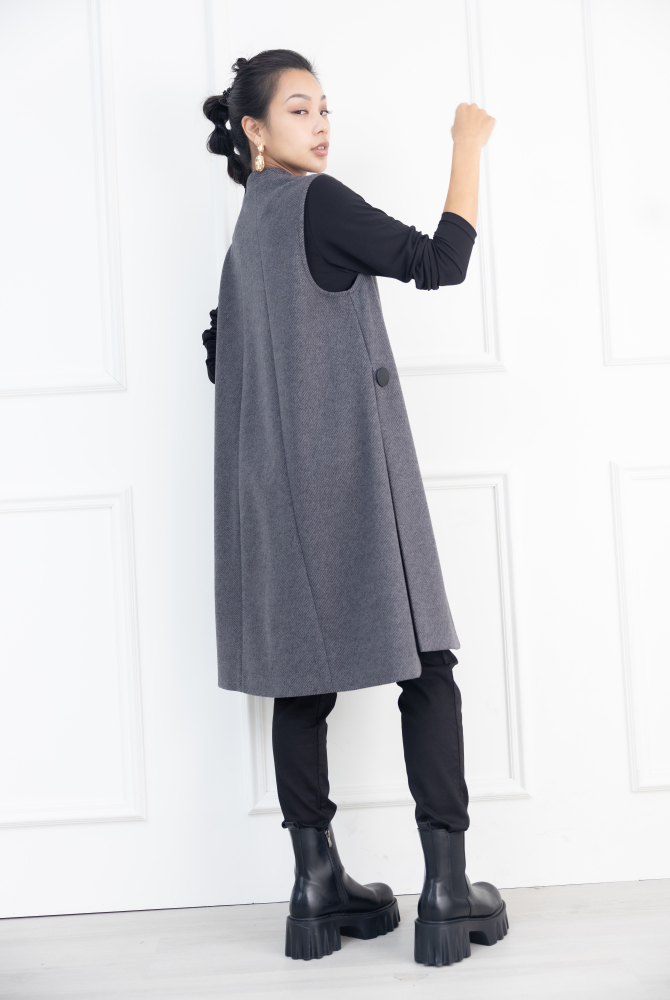 조끼 無扣無拉鍊側開衩長版背心 / 灰色