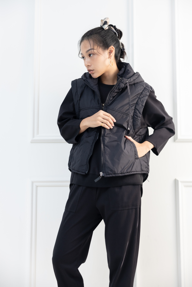 조끼 連帽抽繩拉鍊短版背心 / 黑色