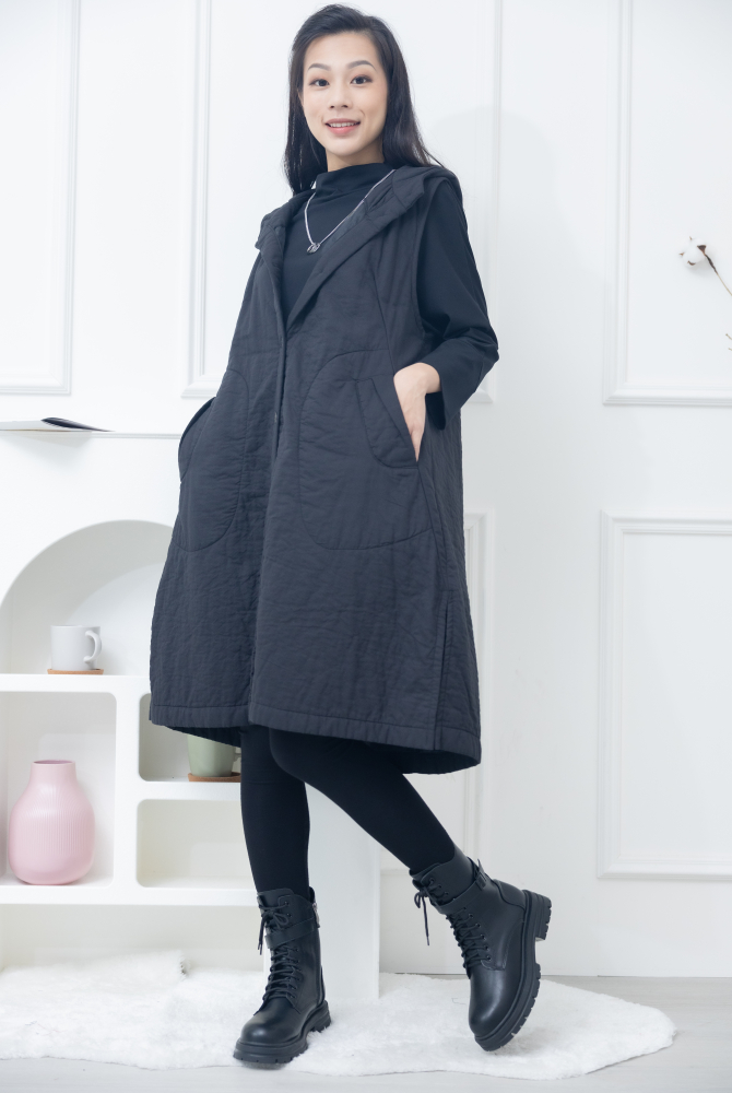 조끼 連帽珍珠貝扣長背心 / 黑色