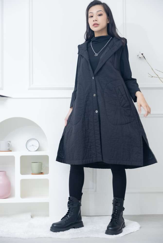 조끼 連帽珍珠貝扣長背心 / 黑色