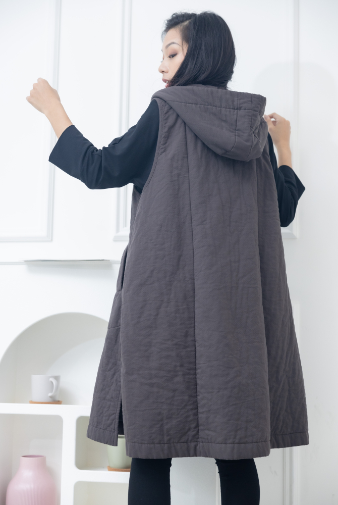 조끼 連帽珍珠貝扣長背心 / 咖啡色