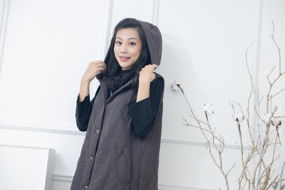 조끼 連帽珍珠貝扣長背心 / 咖啡色