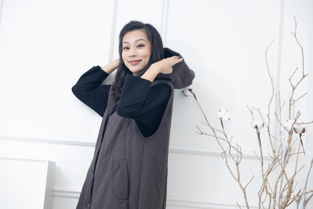 조끼 連帽珍珠貝扣長背心 / 咖啡色